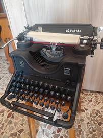 macchina da scrivere Olivetti M40 