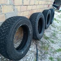 4  gomme usate triangle 275 70 22,5