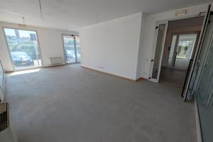 Negozio con garage a cervarese santa croce