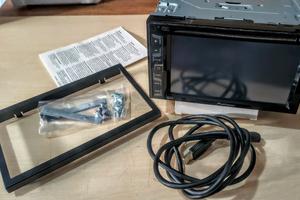 Autoradio 2 din Pioneer AVH-270 BT