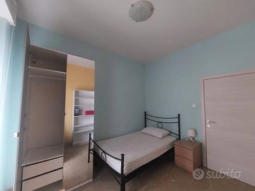 Stanza per lavoratrice/studentessa