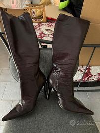 Stivali in pelle con tacco alto – eleganti