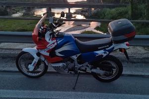Honda Africa Twin RD07 XRV 750