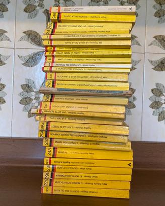 “Classici del giallo” 27 volumi Mondadori vintage