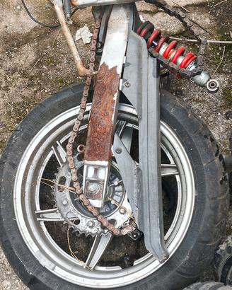 forcellone moto 650
