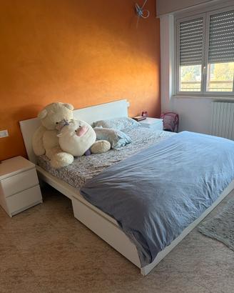 Letto piu comodini e comò