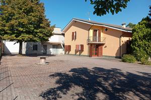 Villa indipendente con giardino