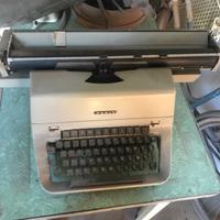 Macchina da scrivere