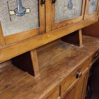 Credenza stile Liberty con alzata a tre ante