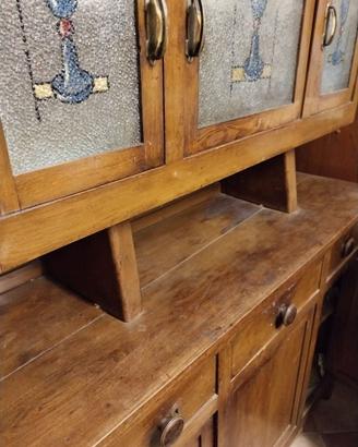 Credenza stile Liberty con alzata a tre ante