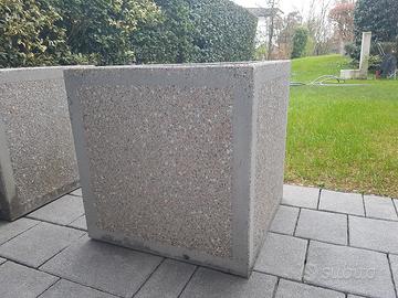 fioriera in cemento e graniglia di marmo 