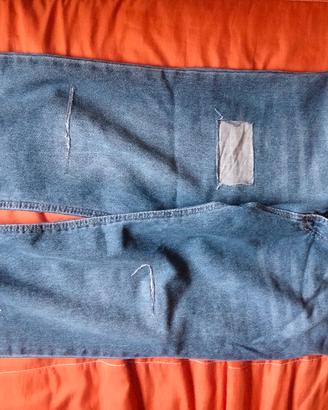 jeans strappati 