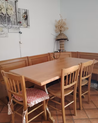 Tavolo con panca contenitore