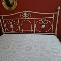 letto in ferro battuto  completo di rete