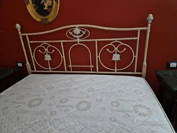 letto in ferro battuto  completo di rete