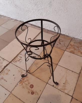 Fioriera portavaso in ferro battuto