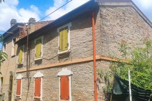 Casa libera su 4 lati in piccolo borgo
