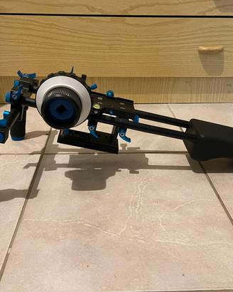 Kit spallaccio più Follow Focus per mirrorless