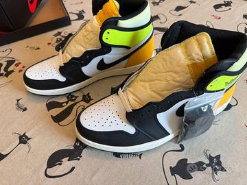 Air Jordan 1 High OG "Volt Gold" (555088-118)
