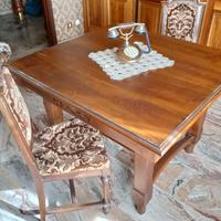 Tavolo anni '30 con  due sedie 
