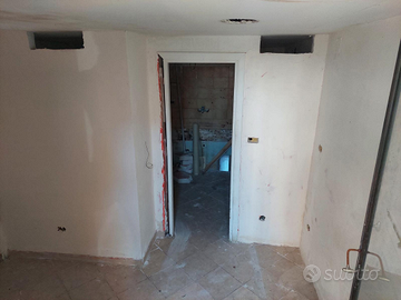 Locale uso deposito o commerciale vomero