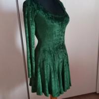Vestito in velluto verde smerlando