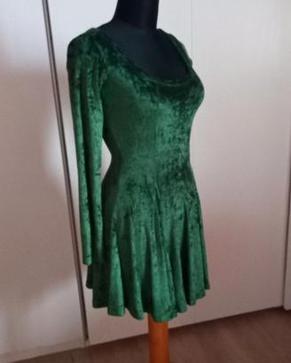 Vestito in velluto verde smerlando
