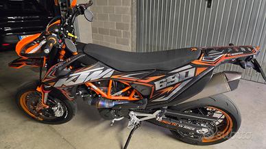 KTM 690 SMC R 2021 - 10.000 km 