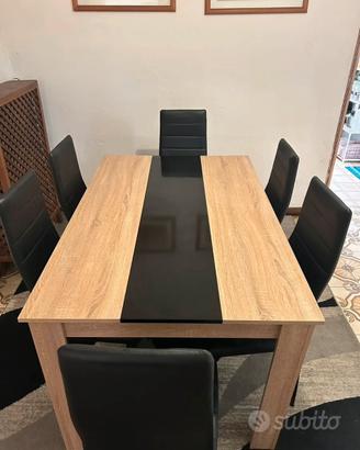 Tavolo soggiorno con sedie
