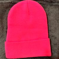 Cappello beanie fucsia fluo unisex – morbido