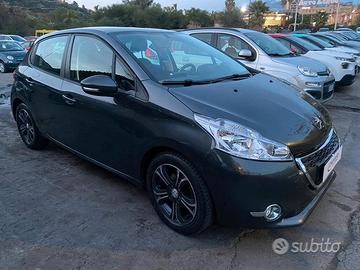 Peugeot 208 208