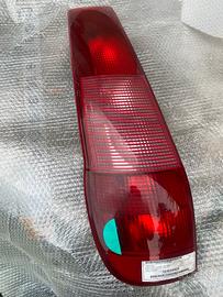 Fanale posteriore sinistro Fiat Punto 176