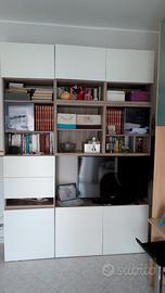 Parete attrezzata/ Soggiorno tipo Ikea 