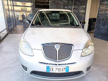 LANCIA Ypsilon 1.2 69 CV Unyca