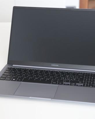 Samsung Galaxy Book4 i3 15.4" 256GB SSD 8GB RAM