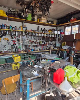 Attrezzi officina 