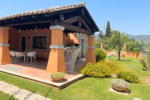 Villa indipendente a pochi passi dalla spiaggia
