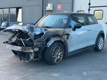 MINI COOPER D F56 per ricambi usati B37C15A