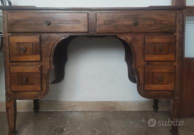 Scrivania da centro stile Luigi XVI