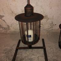 Lanterne un ferro e vetro.