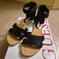 sandali guess