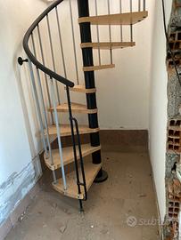 Scala a chiocciola come nuova. Prezzo trattabile