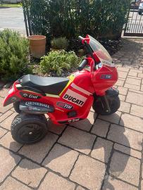 Moto elettrica peg perego ducati Valentino Rossi