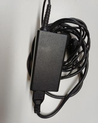 Alimentatore 19v per pc portatile.
