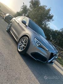 Alfa Romeo Stelvio 2.0 280CV at8 Q4 First Edition
