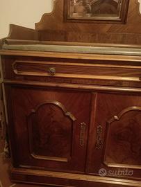 Toeletta e due comodini in legno
