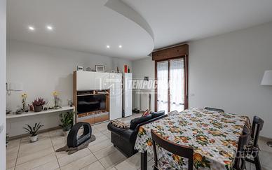 QUADRILOCALE A FELEGARA