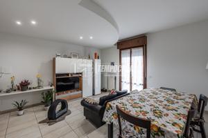 QUADRILOCALE A FELEGARA