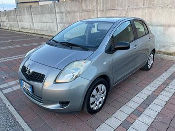 Toyota Yaris 1.0 5 porte Sol