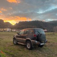 Nissan terrano 2.7 anno 2001 autocarro 5 posti